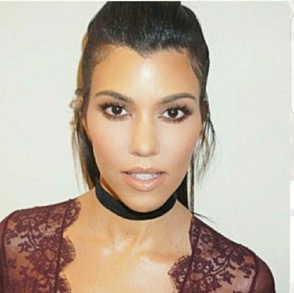 Black Velvet Choker - Picture 4 of 4